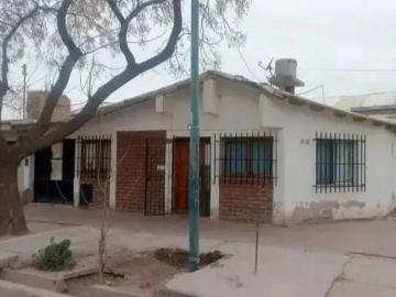 Stellafern propiedades vende casa en cercanias de hospital del carmen. Godoy cruz