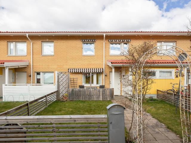 Stenelidsvägen 33
