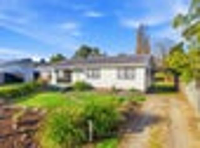 Step onto the Property Ladder with this Beauty!