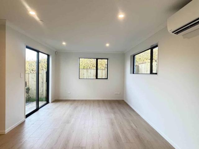 Step Into Sunny Style – Brand New Townhouse.