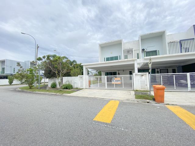Step into Ultimate Comfort at Hijayu 3 Corner Lot