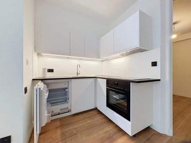 STEPHANIE Apartment 1BR + office