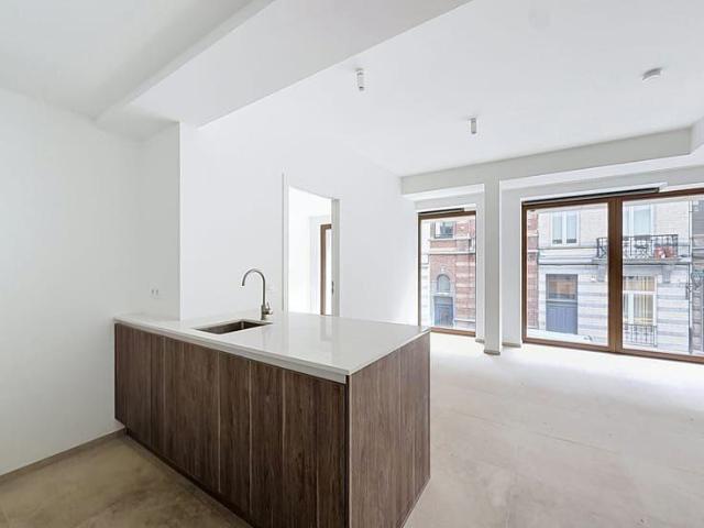 STEPHANIE NEIGHBORHOOD: 2 bedroom apartement