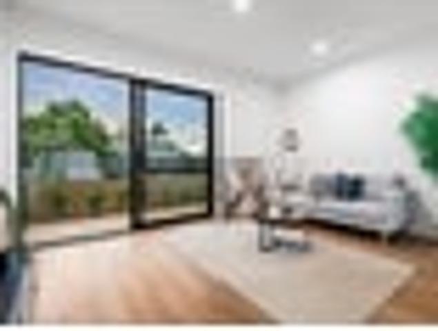 Steps from Sylvia Park No Body Corp Fees