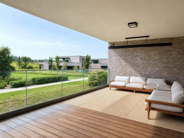 Sterea Luxury 2BR Apartment + Office