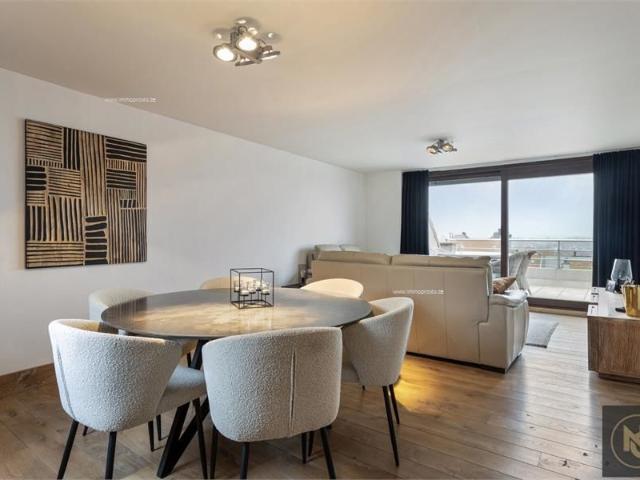 Stijlvol dakappartement met 1 slaapkamer en autostaanplaats