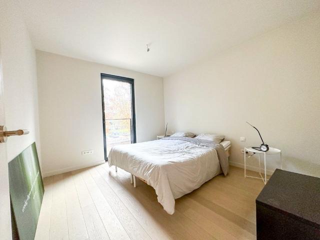 Stijlvol en lichtrijk hoekappartement in een prachtige parkomgeving