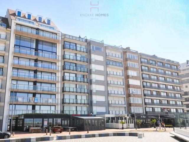 Stijlvol en luxueus ingericht appartement met een frontaa.
