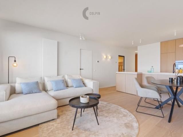 Stijlvol gerenoveerd 3slk appartement met frontaal zeezicht