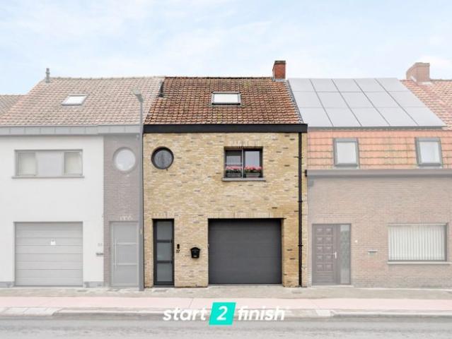 Stijlvol gerenoveerde woning met 3 slaapkamers en zonnige t