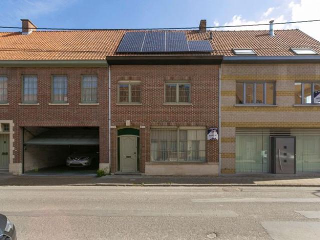 Stijlvolle burgerwoning met garage