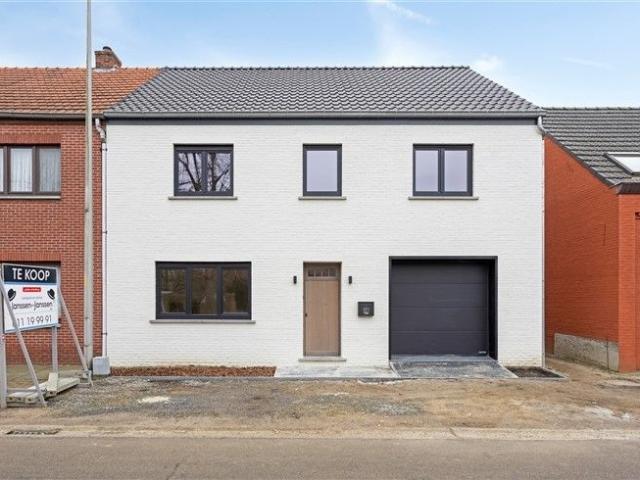 Stijlvolle en energiezuinige woning op een perceel van 6a33c