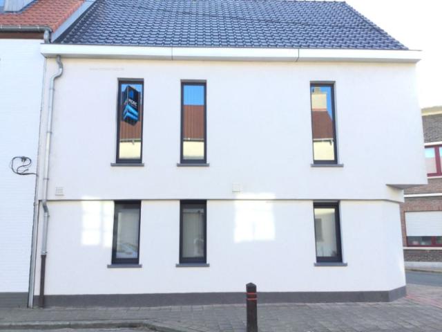 Stijlvolle, gemeubelde moderne woning in Oud Knokke. Ideaal als tweede verblijf op jaarbasis