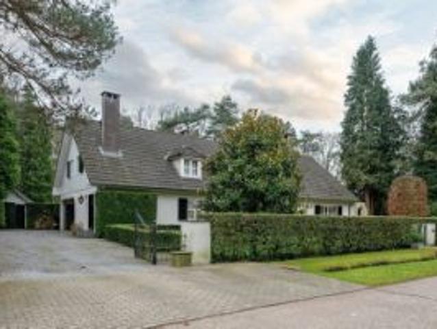 Stijlvolle villa op 1700m² met 4slks, 3bdks in Oud Turnhout