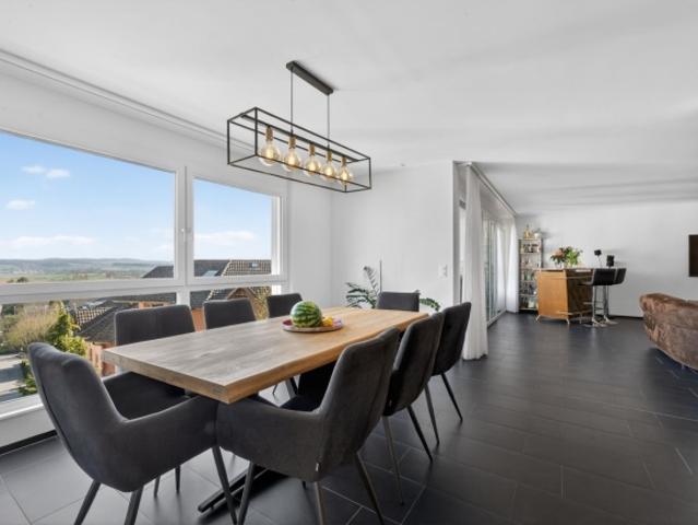Stil, Licht & Aussicht Exklusive 5.5 Zimmer Wohnung