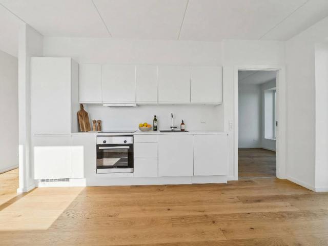 Stilren lejlighed i attraktive Ørestad Syd med altan