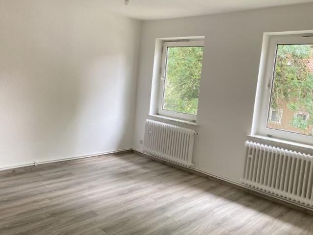 Stilvoll wohnen mit Weitblick gepflegte 2 Zimmerwohnung im 3. Obergeschoss ohne Fahrstuhl