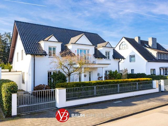 Stilvoll & Energieeffizient! Einfamilienhaus mit Swimmingpool und separaten Praxisräumen