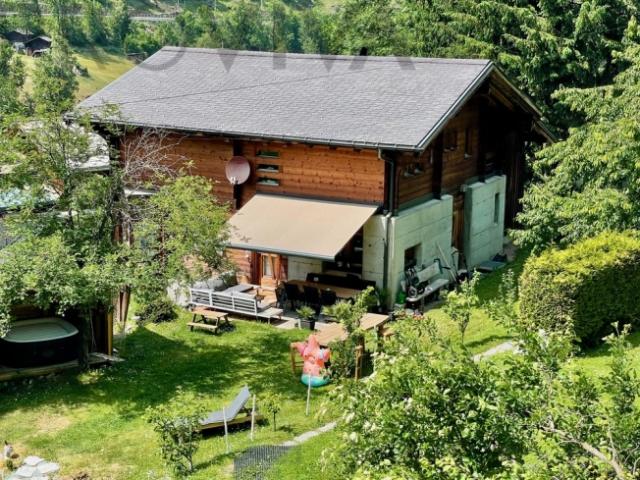 Stilvoll mit hochwertigen Materialien renoviert ein ländliches Bijou