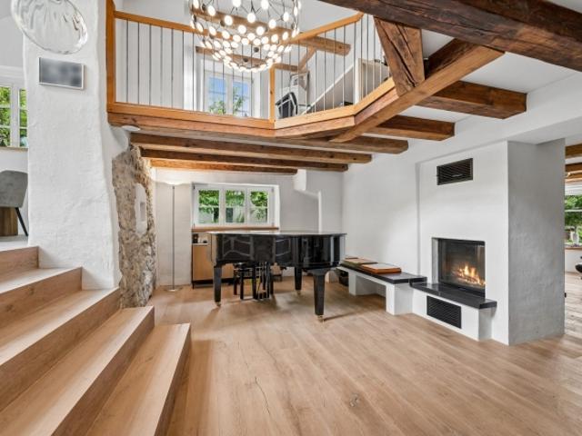 Stilvoll renoviertes Baselbieter Bauernhaus mit grossem Garten, Pool und Nachbargrundstück