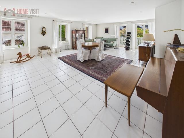 Stilvolle 3.5 Zimmer Wohnung mit grossem Balkon