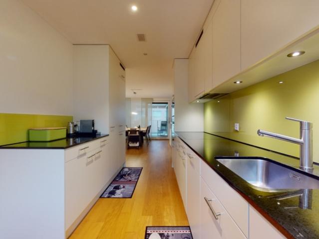 Stilvolle 3.5 Zimmer Wohnung mit Loggia