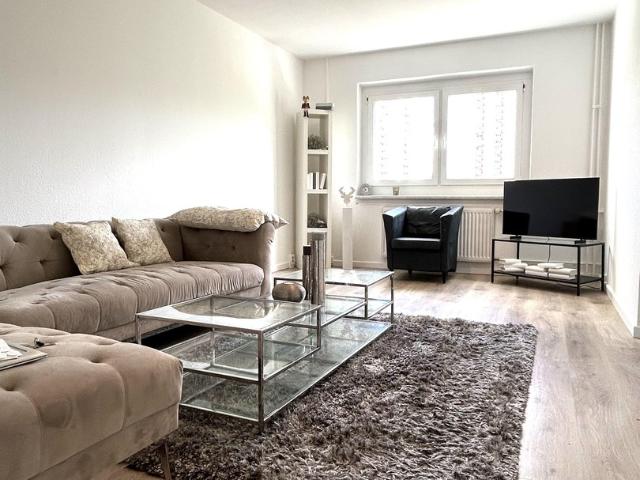 Stilvolle 3 Zimmer Wohnung mit Designermöbeln & neuer Küche – Erstbezug nach Renovierung!