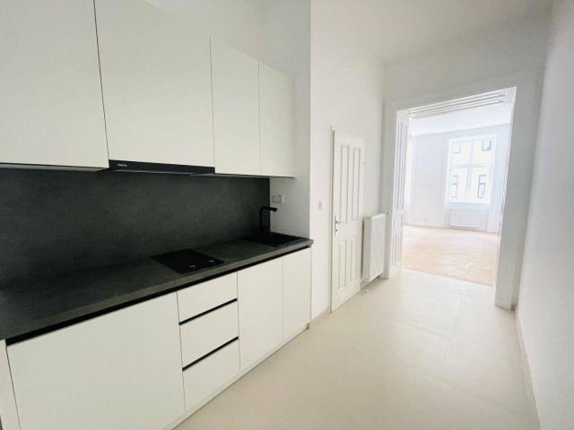 Stilvolle 1 Zimmer Wohnung mit neuer Küche, Nähe Rochusmarkt