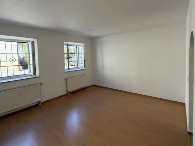 Stilvolle 2 Zimmer Mietwohnung mit möblierter Küche und PKW Stellplatz in Obernberg