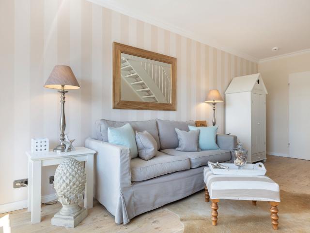 Stilvolle 2 Zimmer Wohnung mit Süd Balkon und Meeresrauschen