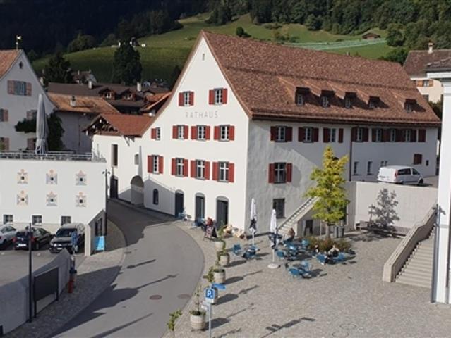 Stilvolle 5.5 Zimmer Dachwohnung mit Charme im Dorfkern Malans
