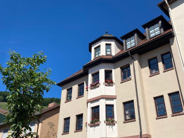 Stilvolle 5 Zi. Wohnung mit ausgebautem Spitzboden zum Verlieben!