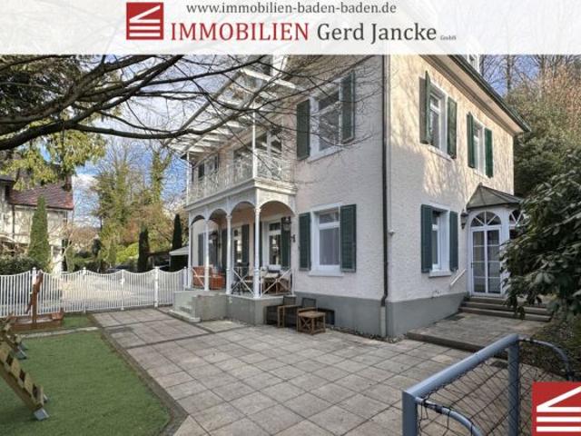 Stilvolle Biedermeier Villa in begehrter und zentrumsnaher Lage von Baden Baden!