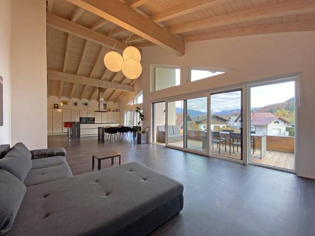 Stilvolle Galeriewohnung mit hochwertiger Ausstattung und Alpenpanorama Blick