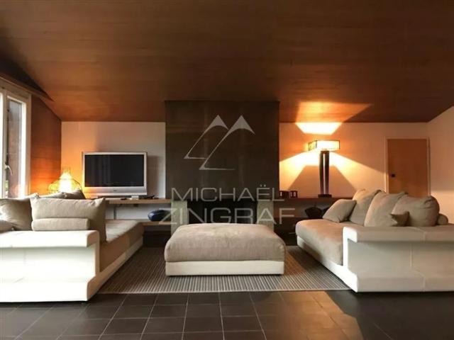 Stilvolle Familienwohnung im alpinen Stil im Zentrum von Gstaad