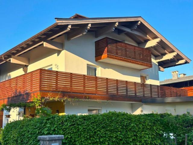 Stilvolle Haushälfte mit traumhafter Aussicht auf den Wilden Kaiser inkl. 2 Carportplätzen