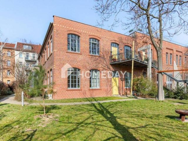 Stilvolle Loftwohnung im sanierten Denkmal mit Wintergarten und Stellplatz in Altlindenau