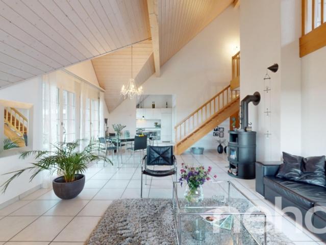 Stilvolle Maisonette Dachwohnung mit Galerie und traumhaftem Blick