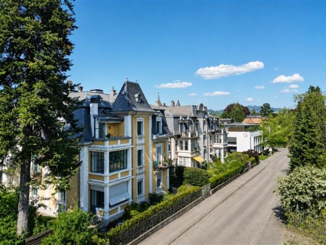 STILVOLLE MAISONETTEWOHNUNG MIT HISTORISCHEM CHARME