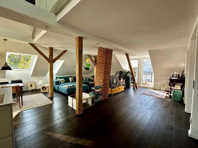 Stilvolle Penthouse Wohnung mit Galerie, Terrasse & Balkon 150qm in zentraler Lage von Esslingen