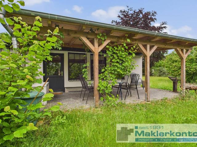 Stilvoller Bungalow in Seenähe und Waldrandlage