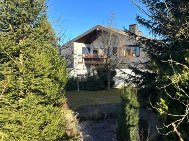 Stilvolles Mehrfamilienhaus mit 6 Wohneinheiten in bester Lage in Hof