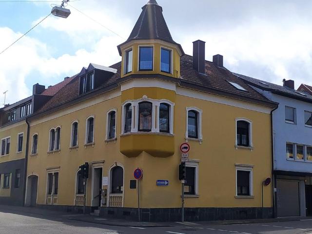 Stilvolles Mehrgenerationenhaus mit Potential für 5 Wohnungen