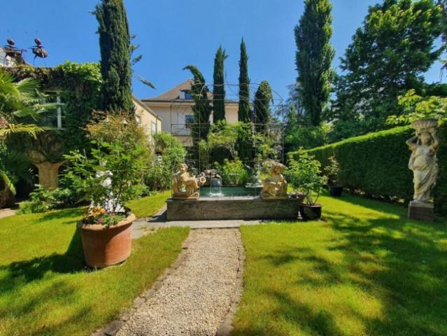 Stilvolles Bijou mit Gartenidylle an begehrter Lage