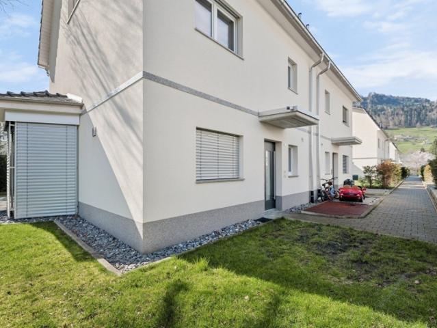 Stilvolles Doppel Einfamilienhaus in ruhiger Lage