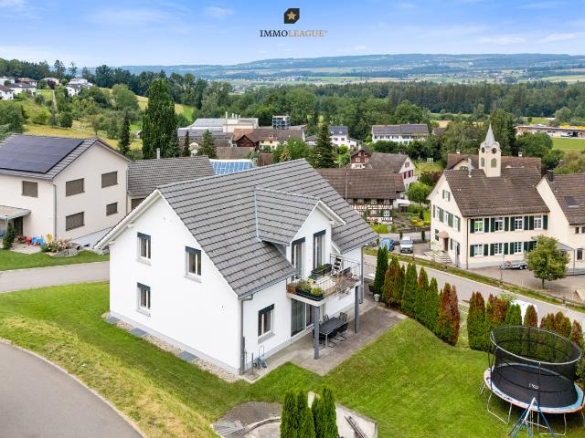 Stilvolles Einfamilienhaus in ruhiger Lage mit Garten und Weitblick
