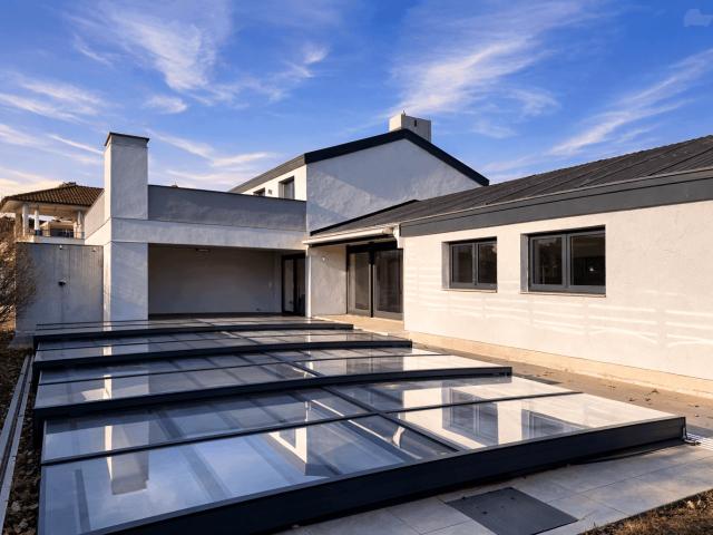 Stilvolles Einfamilienhaus mit Pool, Garten & Panorama Terrasse in Top Stadt Lage provisionsfrei