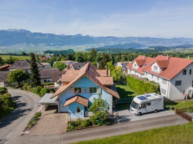 Stilvolles Einfamilienhaus mit Wintergarten und schöner Weitsicht in Gebertingen