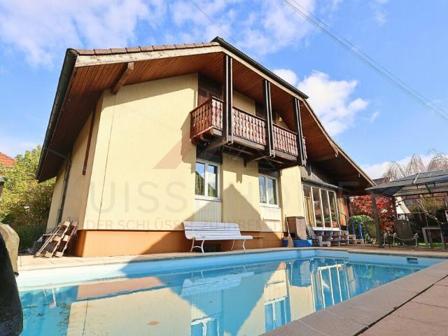 Stilvolles Familienidyll mit Pool & Sauna charmantes Einfamilienhaus in ruhiger Lage in Kestenholz