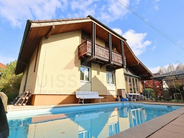 Stilvolles Familienidyll mit Pool & Sauna charmantes Einfamilienhaus in ruhiger Lage in Kestenholz